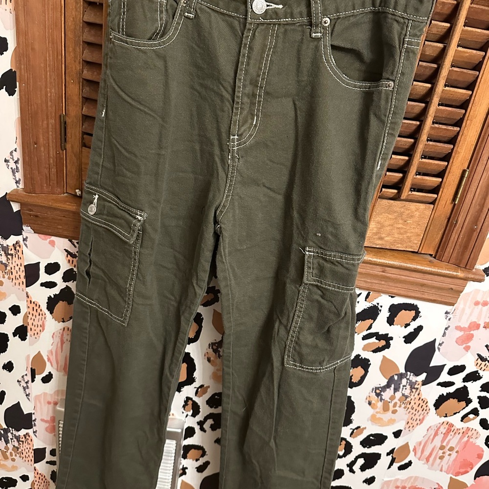 Olive Green Casual Trousers with Relaxed Fit